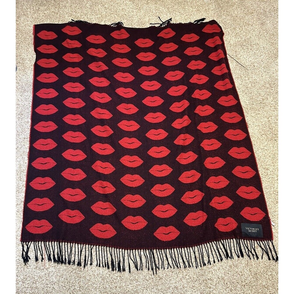Victoria's Secret Scarf Lip Stick Limited Edition Valentines Day Winter Scarf